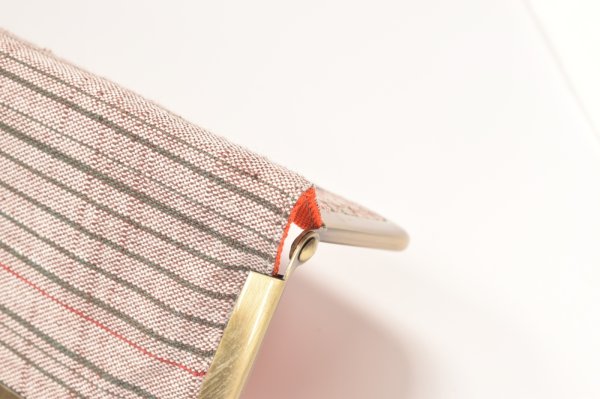 画像2: がま口襷入れ　枯色会津布